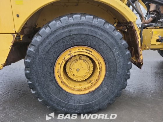 キャタピラー740 Bダンプトラック