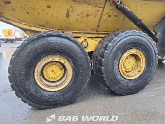 キャタピラー740 Bダンプトラック