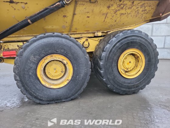 キャタピラー740 Bダンプトラック