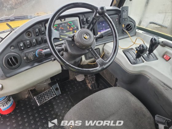 キャタピラー740 Bダンプトラック