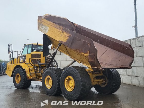 キャタピラー740 Bダンプトラック