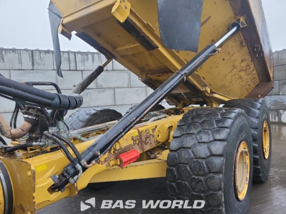 キャタピラー740 Bダンプトラック