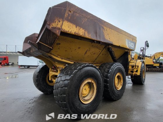 キャタピラー740 Bダンプトラック