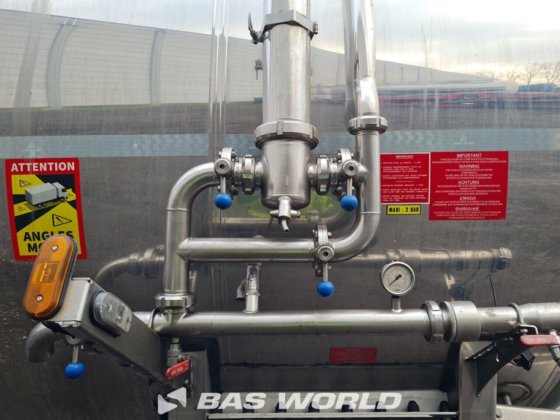 马扎尔坦克半拖车