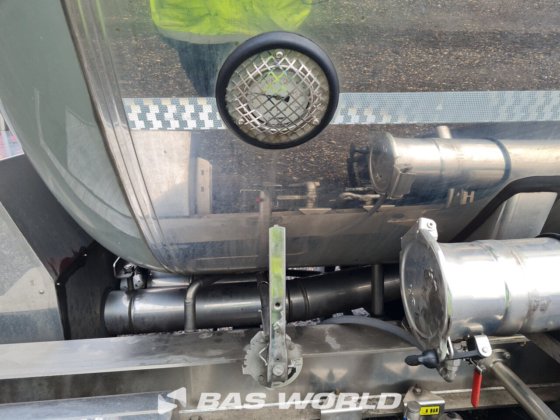 马扎尔坦克半拖车