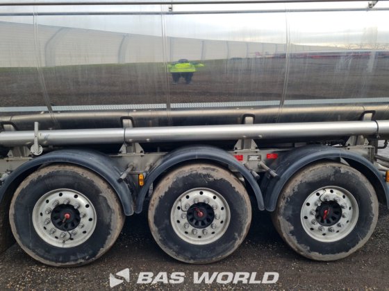 马扎尔坦克半拖车