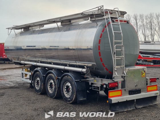 马扎尔坦克半拖车