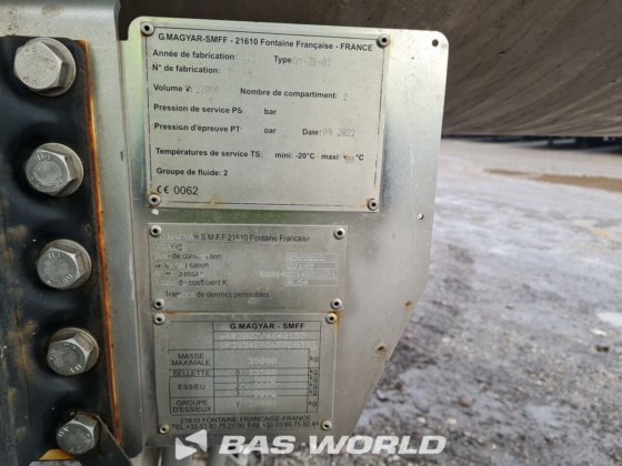 马扎尔坦克半拖车