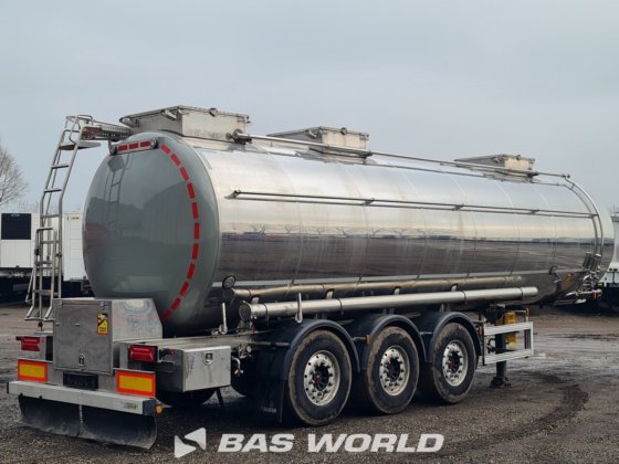 马扎尔坦克半拖车