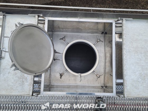 马扎尔坦克半拖车