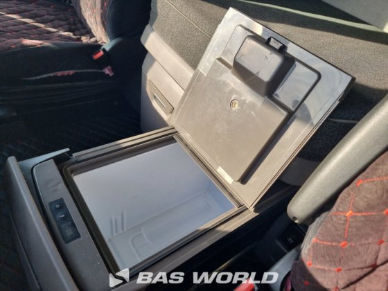 斯堪尼亚 S460 4X2 牵引车组