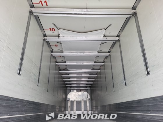 クローネ冷凍セミトレーラ