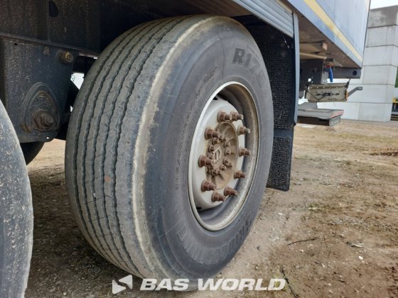 クローネ冷凍セミトレーラ