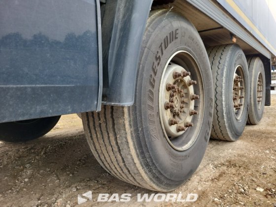 クローネ冷凍セミトレーラ