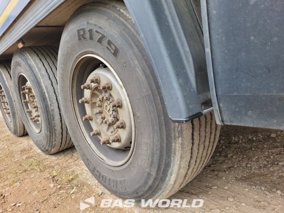 クローネ冷凍セミトレーラ