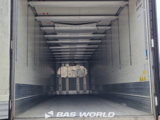 クローネ冷凍セミトレーラ