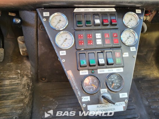 メルセデス・ウニモグ1650 4X4 アサローニ・バキュームトラック