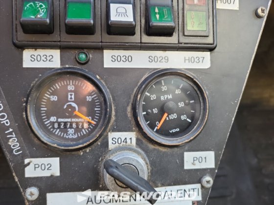 メルセデス・ウニモグ1650 4X4 アサローニ・バキュームトラック