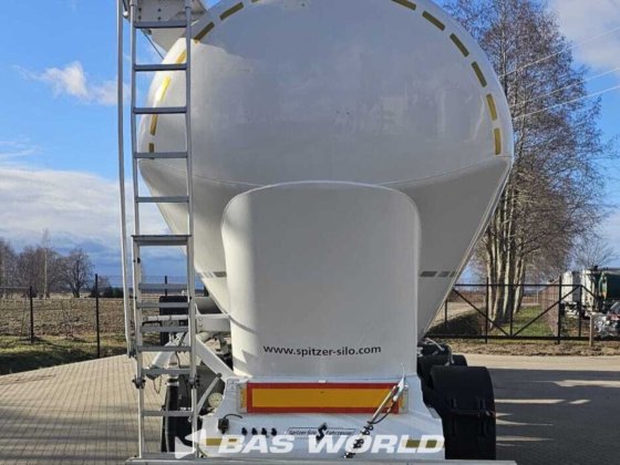 斯皮策坦克半拖车