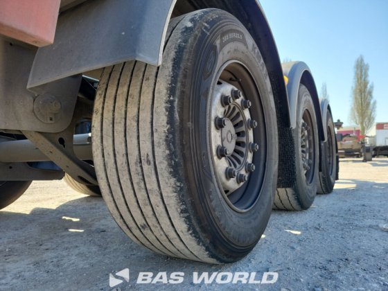 ヴァンフール・コンテナ・シャーシ