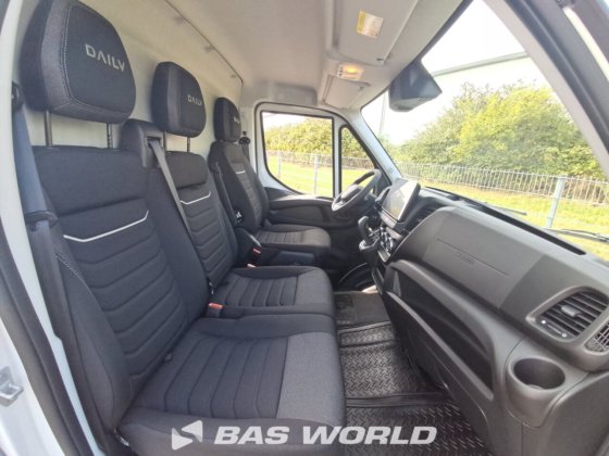 イヴェコ・デイリー 35C21 クローズド・ボックス・バン