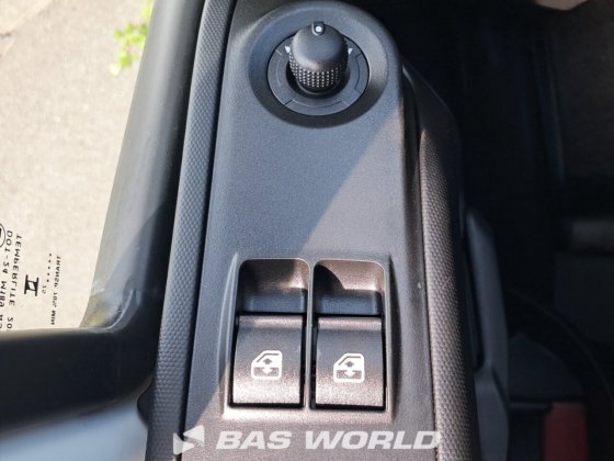 イヴェコ・デイリー 35C21 クローズド・ボックス・バン