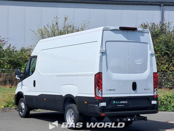 依维柯 Daily 35C21 封闭箱式货车