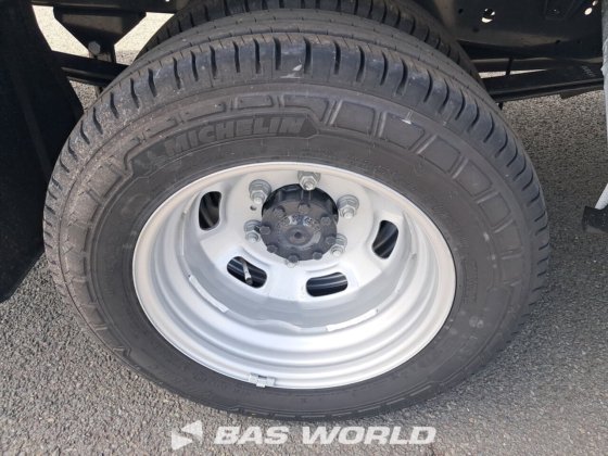 イヴェコ・デイリー 35C21 クローズド・ボックス・バン