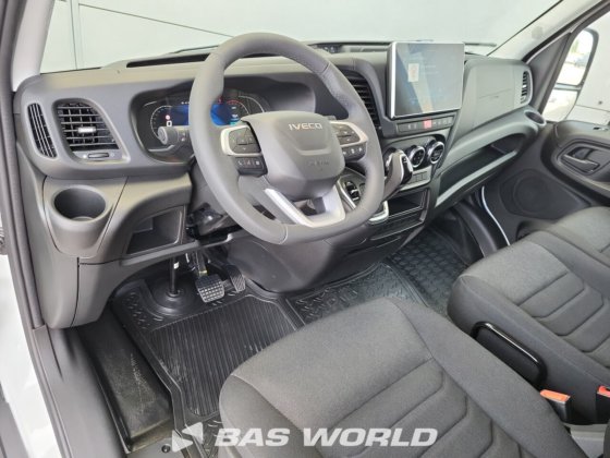 イヴェコ・デイリー 35C21 クローズド・ボックス・バン