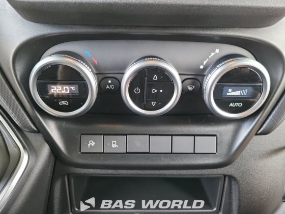 イヴェコ・デイリー 35C21 クローズド・ボックス・バン