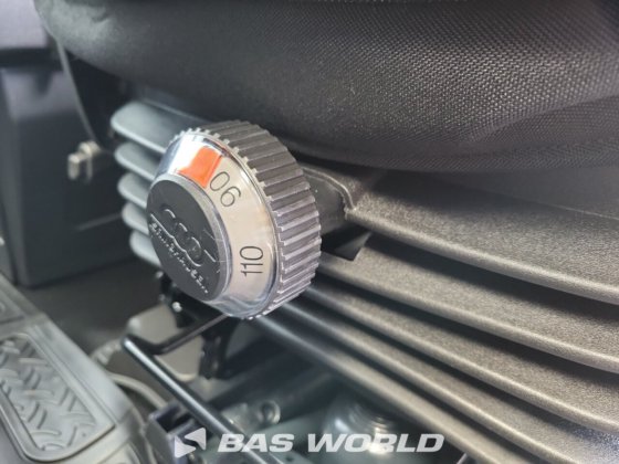 イヴェコ・デイリー 35C21 クローズド・ボックス・バン