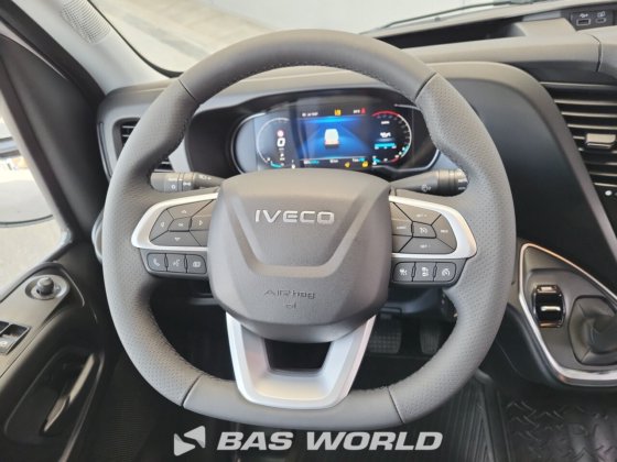 イヴェコ・デイリー 35C21 クローズド・ボックス・バン