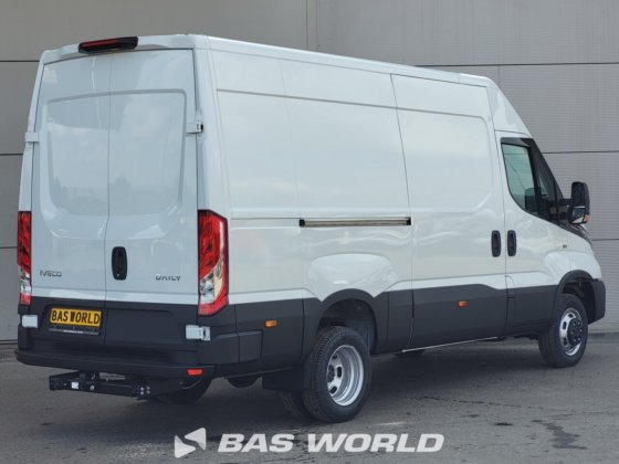 イヴェコ・デイリー 35C21 クローズド・ボックス・バン