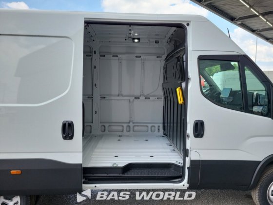 依维柯 Daily 35C21 封闭箱式货车