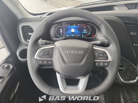 イヴェコ・デイリー 35C21 クローズド・ボックス・バン