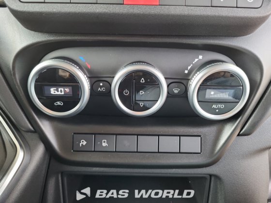 イヴェコ・デイリー 35C21 クローズド・ボックス・バン