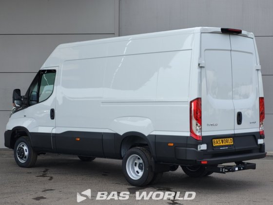 イヴェコ・デイリー 35C21 クローズド・ボックス・バン