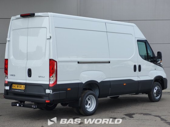 イヴェコ・デイリー 35C21 クローズド・ボックス・バン