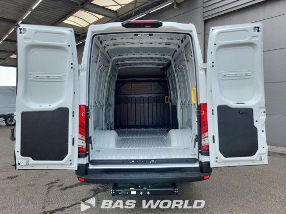 イヴェコ・デイリー 35C21 クローズド・ボックス・バン