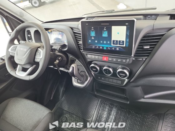 イヴェコ・デイリー 35C21 クローズド・ボックス・バン