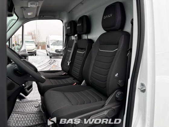 イヴェコ・デイリー 35C21 クローズド・ボックス・バン