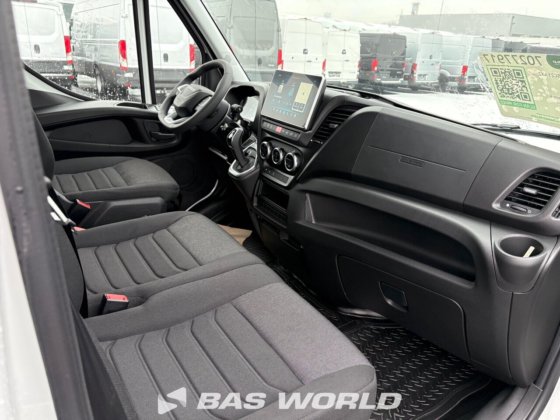 イヴェコ・デイリー 35C21 クローズド・ボックス・バン