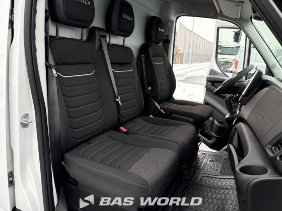 イヴェコ・デイリー 35C21 クローズド・ボックス・バン