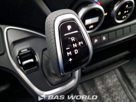 依维柯 Daily 35C21 封闭箱式货车