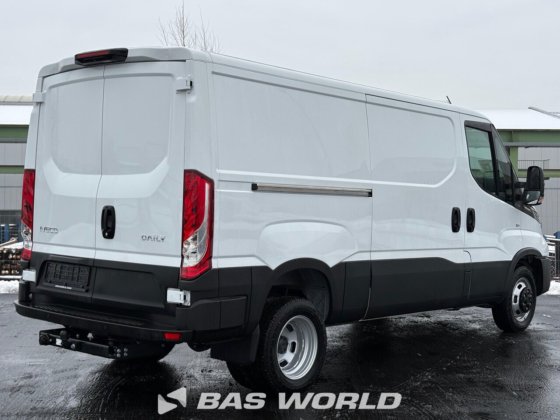 イヴェコ・デイリー 35C21 クローズド・ボックス・バン