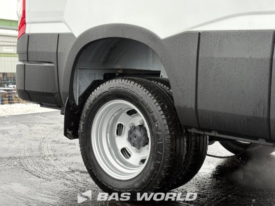 イヴェコ・デイリー 35C21 クローズド・ボックス・バン