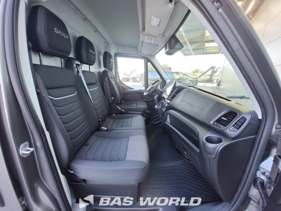 イヴェコ・デイリー 35C21 クローズド・ボックス・バン