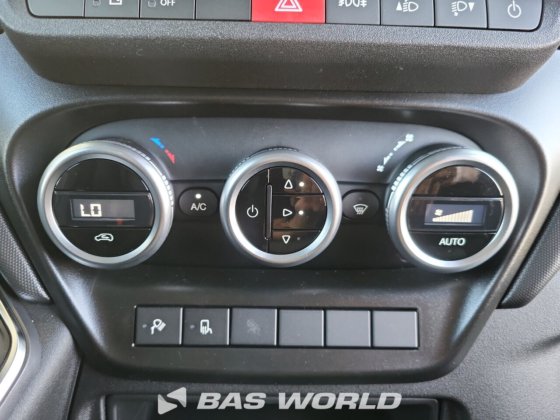 イヴェコ・デイリー 35C21 クローズド・ボックス・バン