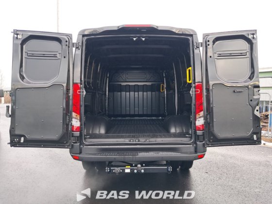 イヴェコ・デイリー 35C21 クローズド・ボックス・バン