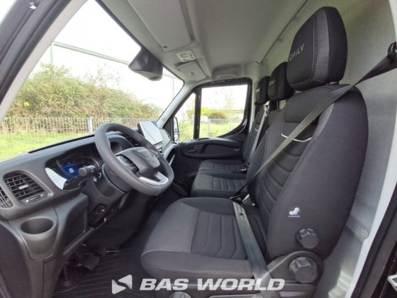 イヴェコ・デイリー 35C21 クローズド・ボックス・バン